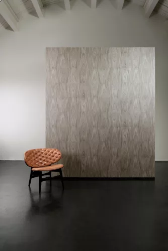 Arte Ligna vlies anyagú szürke, csillámos színű famintás modern tapéta