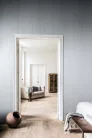 Arte Cameo vlies anyagú szürke, fekete színű vonalas modern tapéta