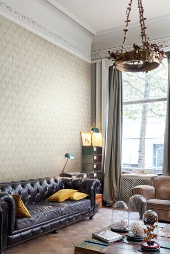 Khroma Cabinet vlies anyagú beige, fehér színű geometriai modern tapéta