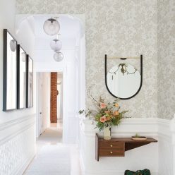   A Street Prints GEORGIA vlies anyagú beige, fehér színű virágos modern tapéta