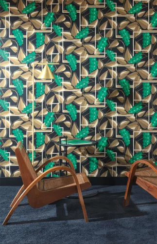 Khroma Folies vlies anyagú zöld, barna, fekete, beige színű leveles modern tapéta