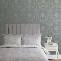   Graham & Brown Laura Ashley Signature Vol.1 vlies anyagú, szürke, fehér színű, barokk, virágos, Romantikus tapéta