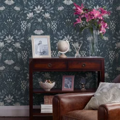   Graham & Brown Laura Ashley Signature Vol.1 vlies anyagú, kék, fehér, barna színű, virágos, Romantikus tapéta