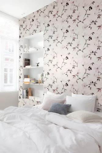 Khroma La Vie En Rose vlies anyagú fehér, mályva, fekete színű virágos modern tapéta