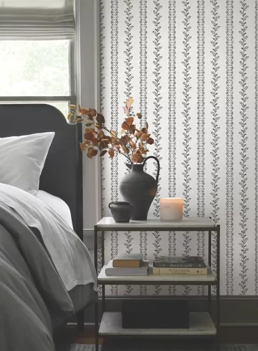 York Magnolia Home by Joanna Gaines papír anyagú fekete, fehér  színű leveles, csíkos Romantikus tapéta