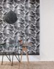 Khroma Wild vlies anyagú fekete, fehér, szürke színű leveles, növényes modern tapéta